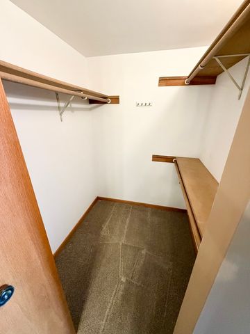 10420 Circle Drive 25B, Oak Lawn, IL 60453