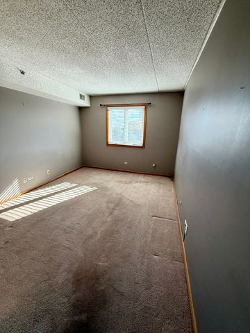 10420 Circle Drive 25B, Oak Lawn, IL 60453