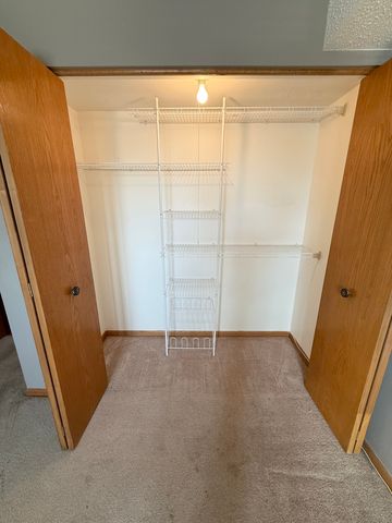 10420 Circle Drive 25B, Oak Lawn, IL 60453