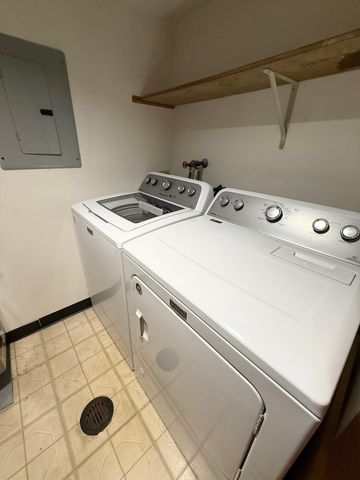 10420 Circle Drive 25B, Oak Lawn, IL 60453