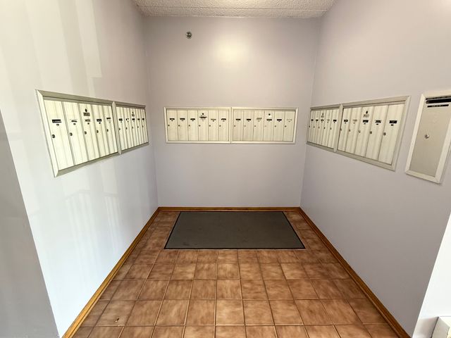 10420 Circle Drive 25B, Oak Lawn, IL 60453