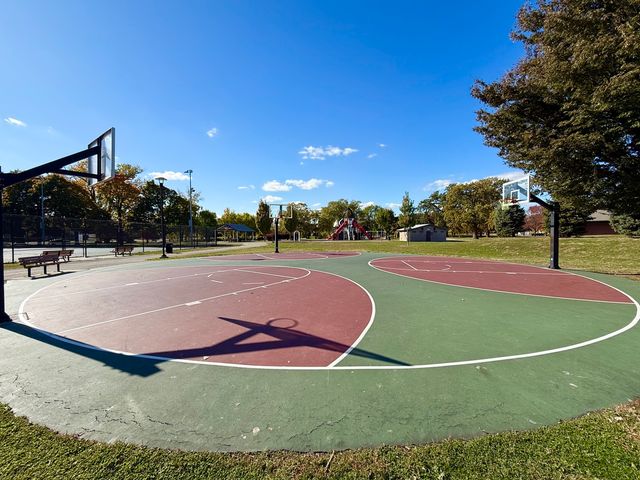 10420 Circle Drive 25B, Oak Lawn, IL 60453