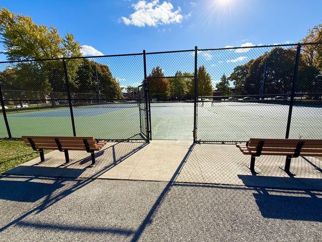 10420 Circle Drive 25B, Oak Lawn, IL 60453