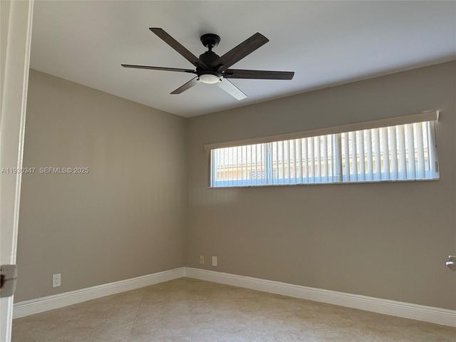 360 NW 53rd St 360, Boca Raton, FL 33487