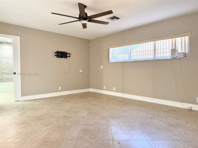 360 NW 53rd St 360, Boca Raton, FL 33487