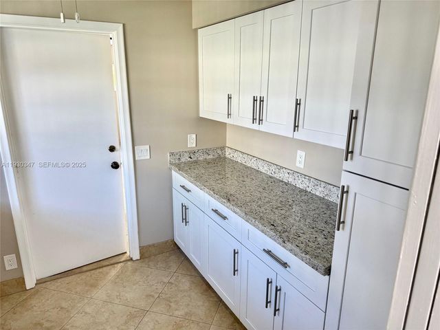 360 NW 53rd St 360, Boca Raton, FL 33487