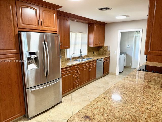 360 NW 53rd St 360, Boca Raton, FL 33487