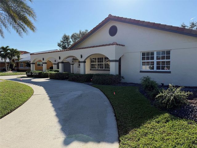 360 NW 53rd St 360, Boca Raton, FL 33487