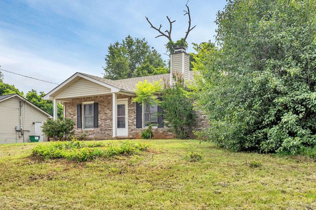 2809 Teakwood Dr, Clarksville, TN 37040