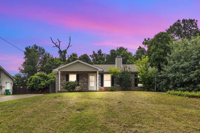 2809 Teakwood Dr, Clarksville, TN 37040