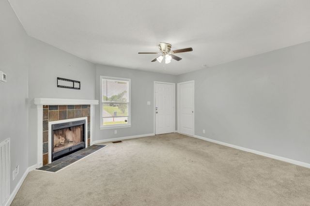 2809 Teakwood Dr, Clarksville, TN 37040