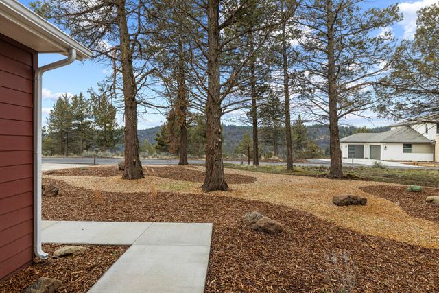 1217 Vine Maple Drive, Klamath Falls, OR 97601