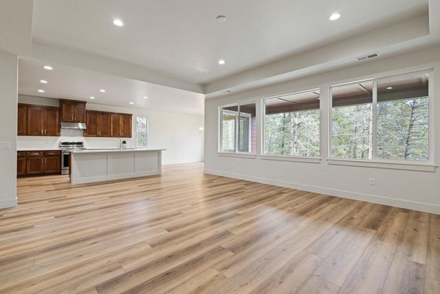 1217 Vine Maple Drive, Klamath Falls, OR 97601