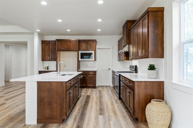 1217 Vine Maple Drive, Klamath Falls, OR 97601