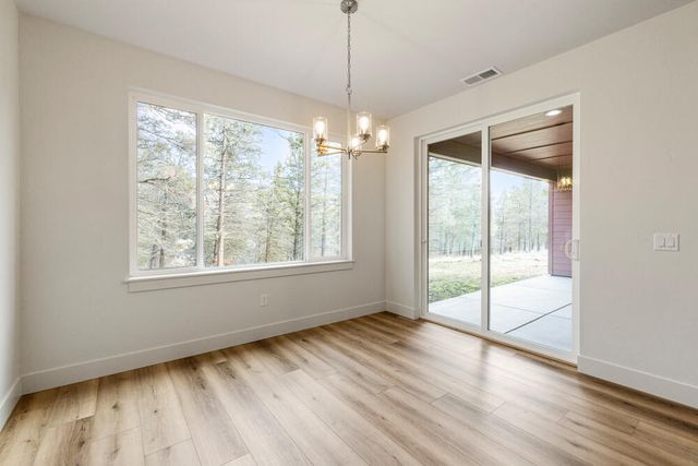 1217 Vine Maple Drive, Klamath Falls, OR 97601