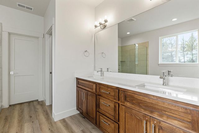 1217 Vine Maple Drive, Klamath Falls, OR 97601