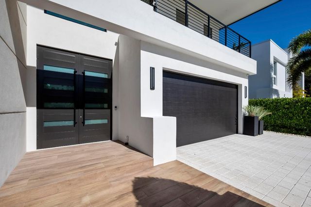 401 NE 2nd Street, Boca Raton, FL 33432