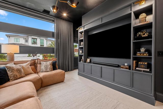 401 NE 2nd Street, Boca Raton, FL 33432