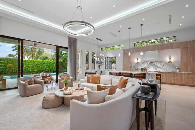 401 NE 2nd Street, Boca Raton, FL 33432