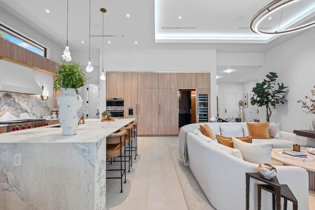 401 NE 2nd Street, Boca Raton, FL 33432