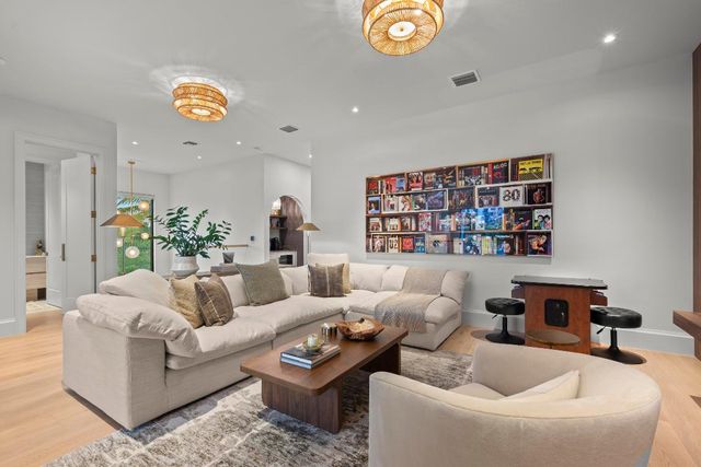 401 NE 2nd Street, Boca Raton, FL 33432