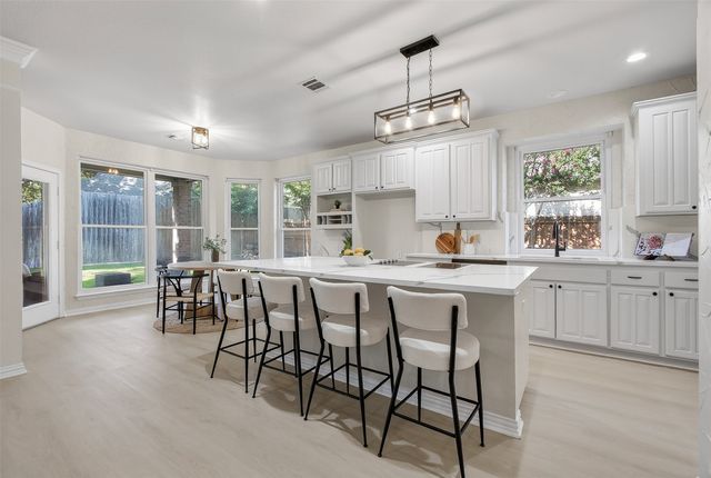 805 Doral Drive, Mansfield, TX 76063