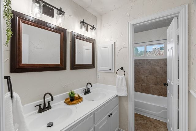 805 Doral Drive, Mansfield, TX 76063