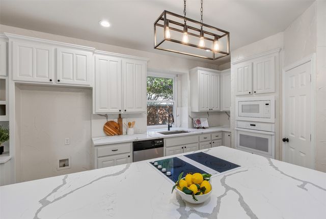 805 Doral Drive, Mansfield, TX 76063