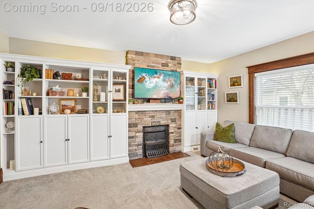 319 E Commerce Street, Milford Village, MI 48381