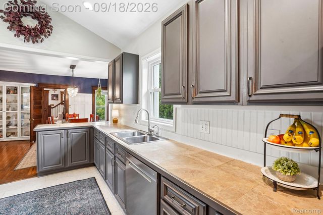 319 E Commerce Street, Milford Village, MI 48381