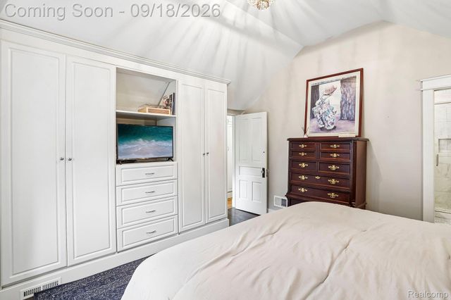 319 E Commerce Street, Milford Village, MI 48381