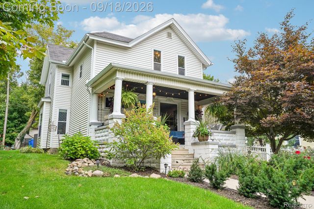 319 E Commerce Street, Milford Village, MI 48381
