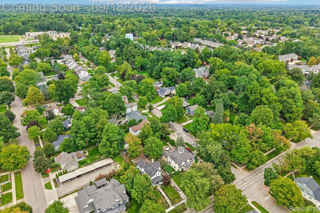 319 E Commerce Street, Milford Village, MI 48381