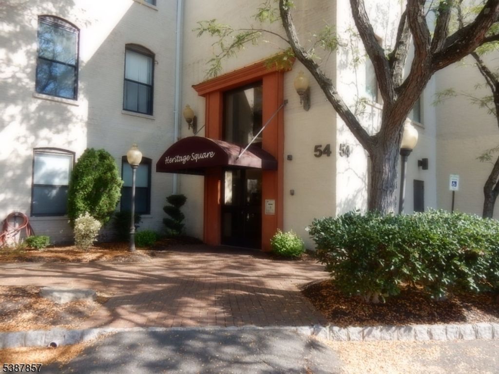 54 W Cherry St 101, Rahway City, NJ 07065