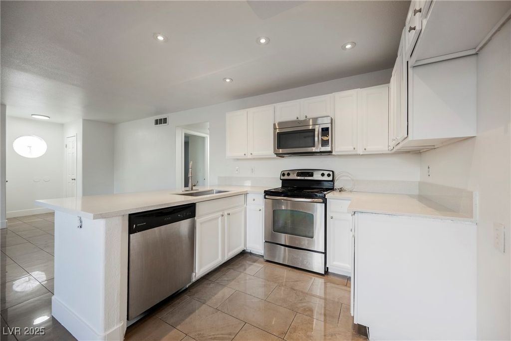 2980 Juniper Hills Boulevard 102, Las Vegas, NV 89142