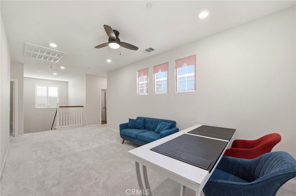 Image 11 of property listing at 24208 Via Perla, Valencia, CA 91354