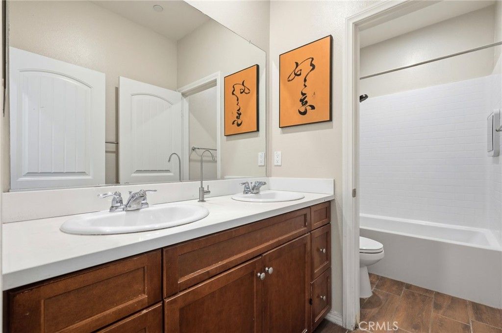 Image 18 of property listing at 24208 Via Perla, Valencia, CA 91354