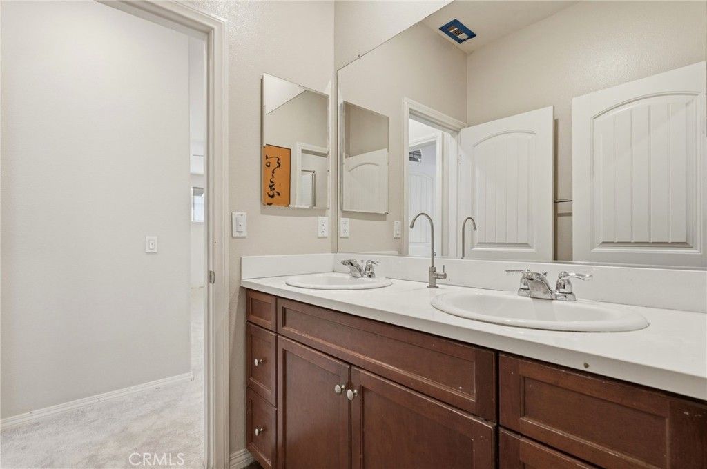 Image 19 of property listing at 24208 Via Perla, Valencia, CA 91354