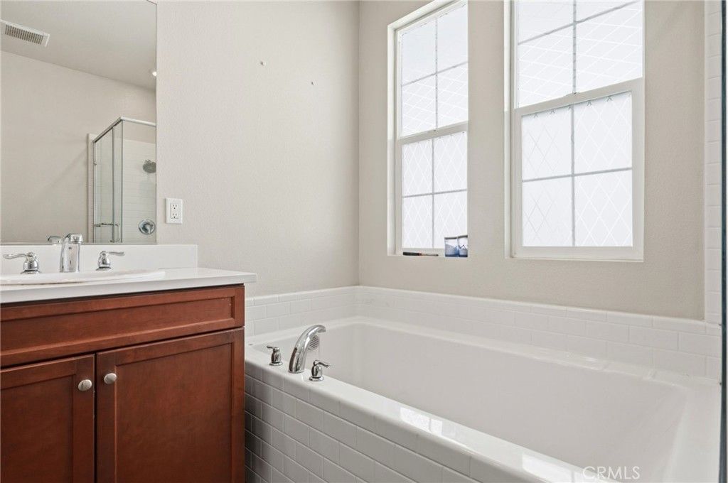 Image 21 of property listing at 24208 Via Perla, Valencia, CA 91354