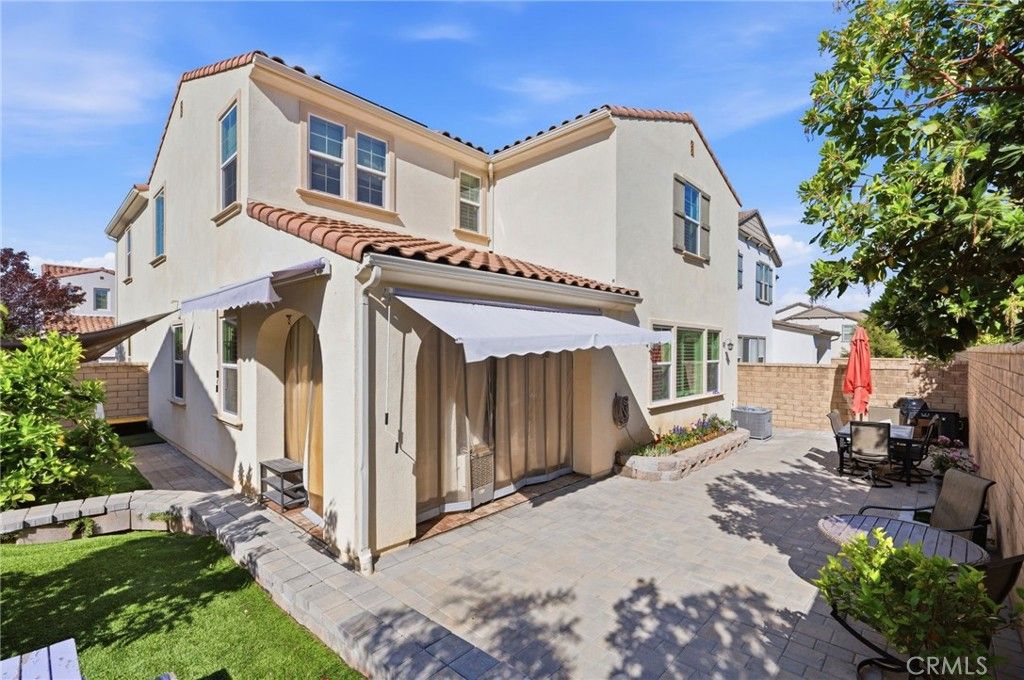 Image 31 of property listing at 24208 Via Perla, Valencia, CA 91354