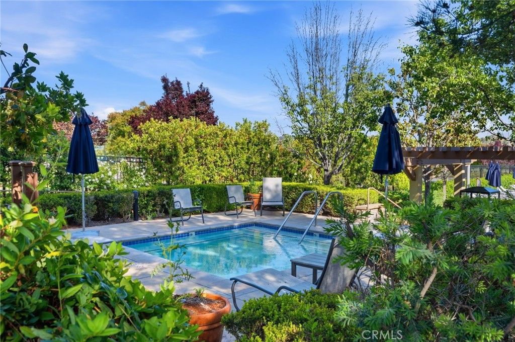 Image 36 of property listing at 24208 Via Perla, Valencia, CA 91354