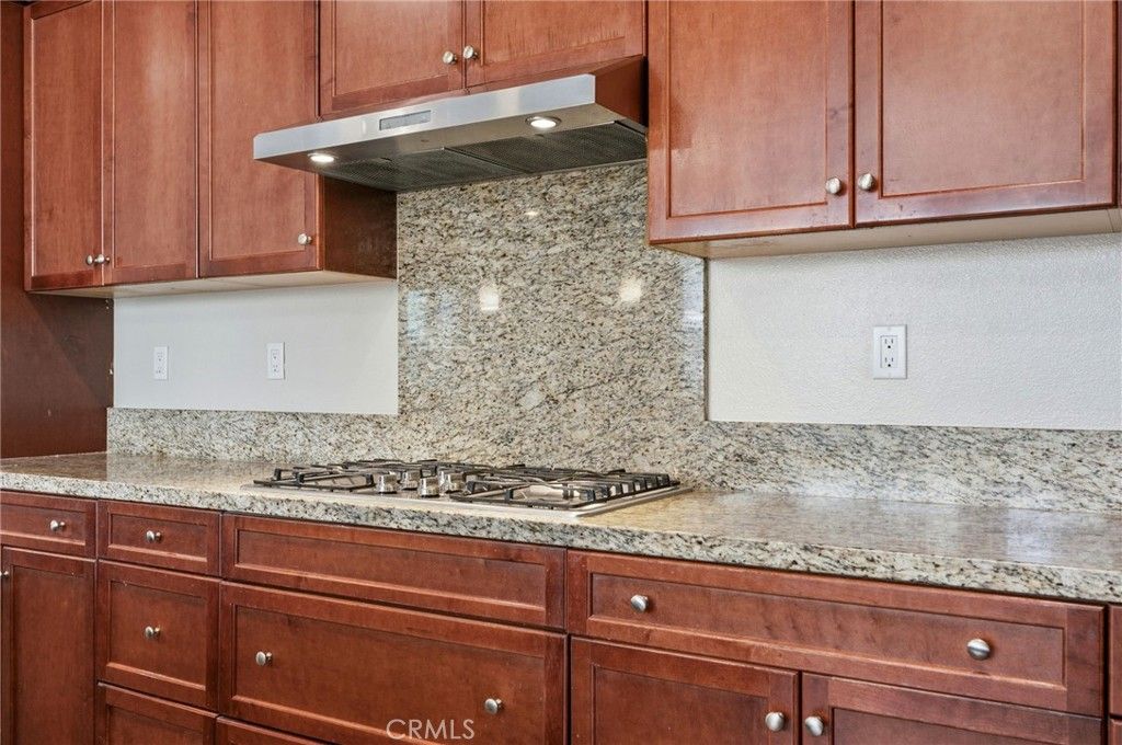 Image 5 of property listing at 24208 Via Perla, Valencia, CA 91354
