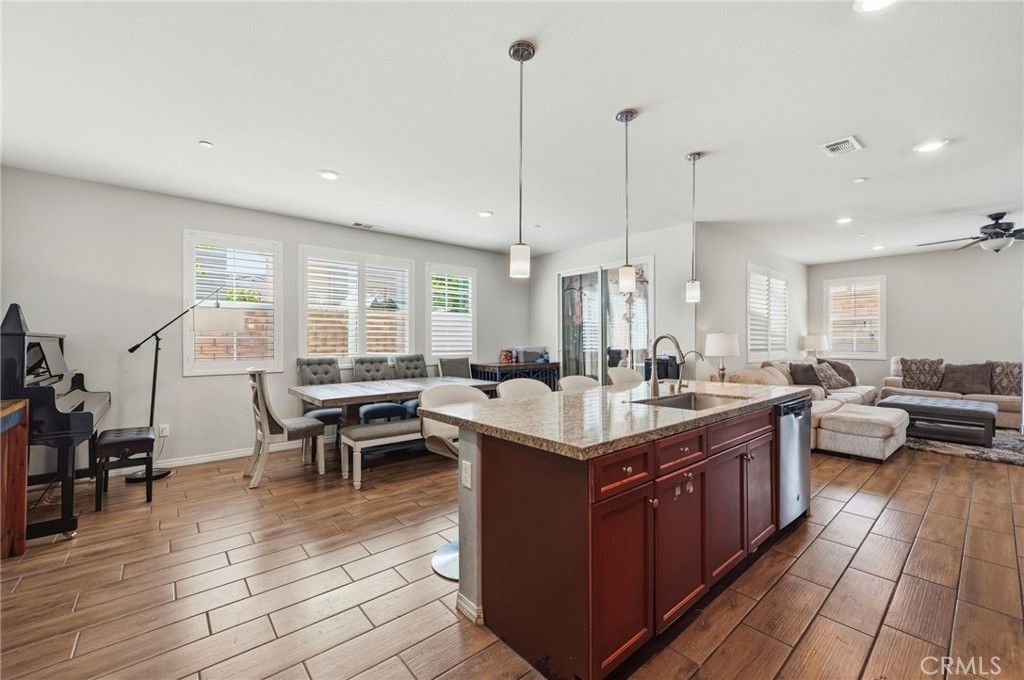 Image 7 of property listing at 24208 Via Perla, Valencia, CA 91354