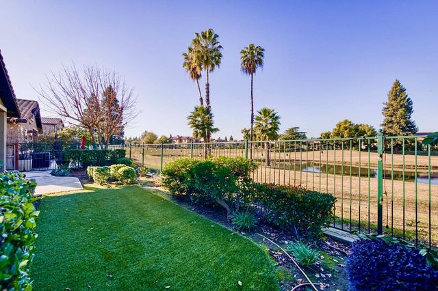 1728 E Green Sage Avenue, Fresno, CA 93730