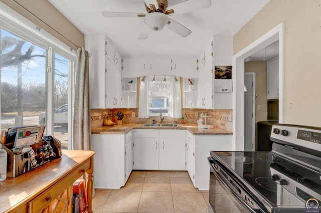 4308 SW 19th ST, Topeka, KS 66604