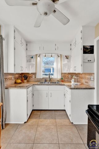 4308 SW 19th ST, Topeka, KS 66604