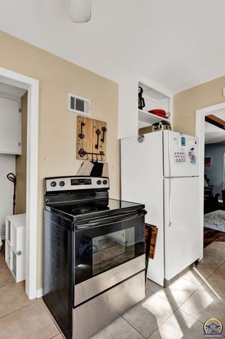 4308 SW 19th ST, Topeka, KS 66604