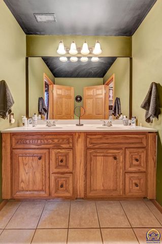 4308 SW 19th ST, Topeka, KS 66604