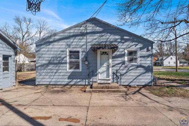 4308 SW 19th ST, Topeka, KS 66604