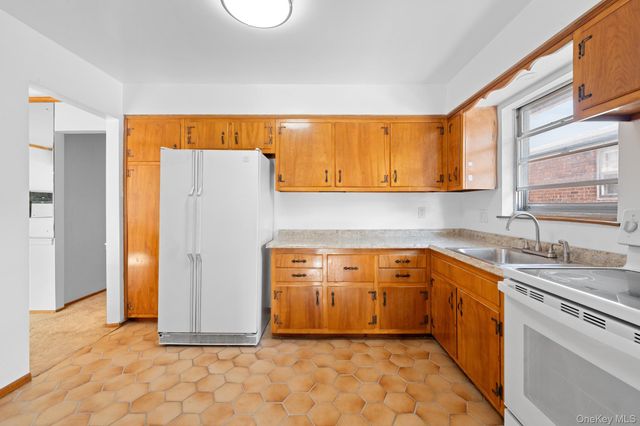 243-19 129th Avenue, Rosedale, NY 11422